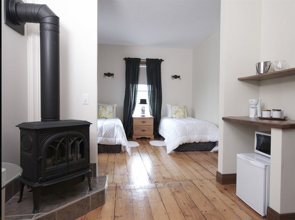 Auberge Nuits De St-Georges Бромон Екстериор снимка