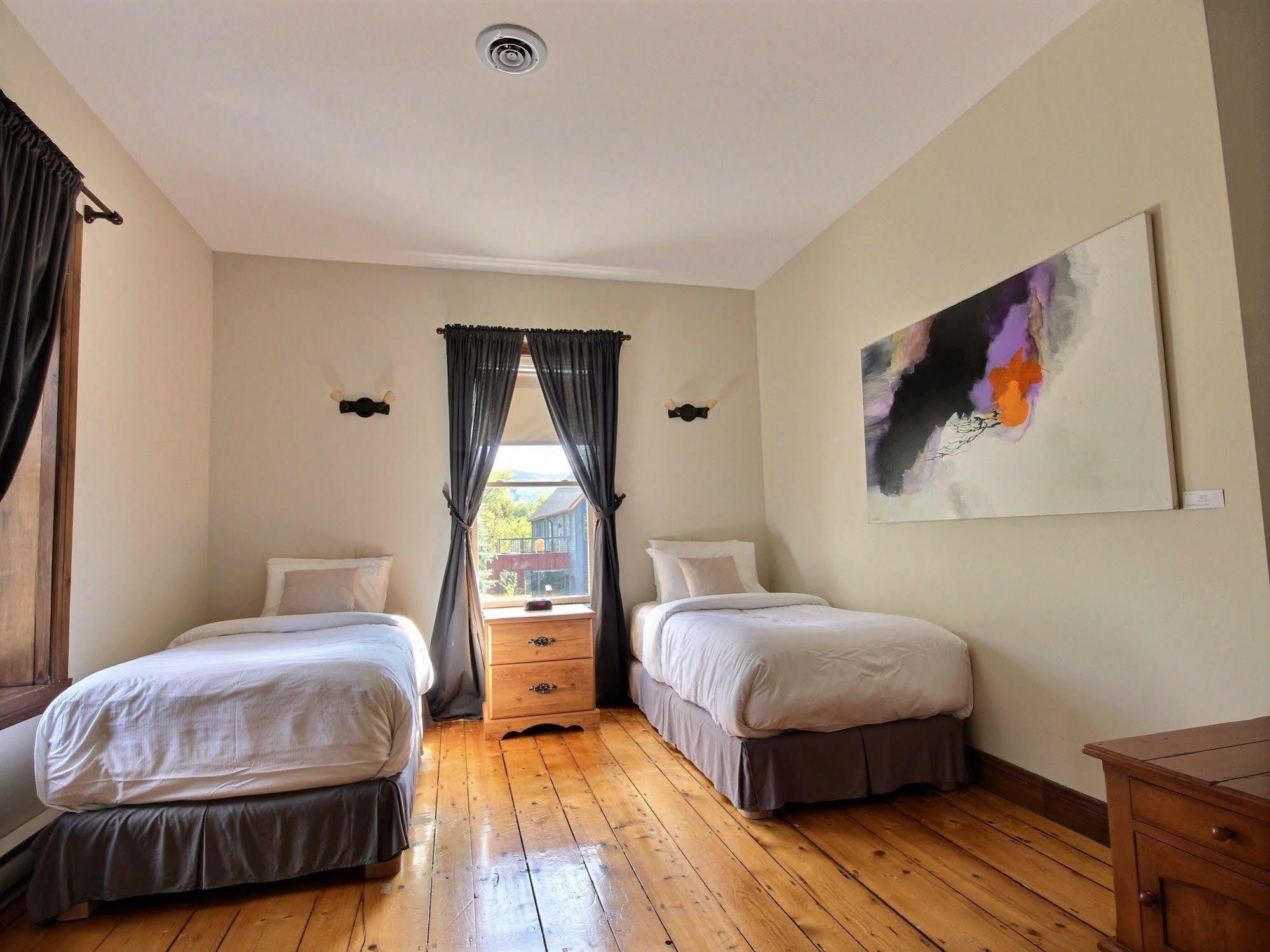 Auberge Nuits De St-Georges Бромон Екстериор снимка