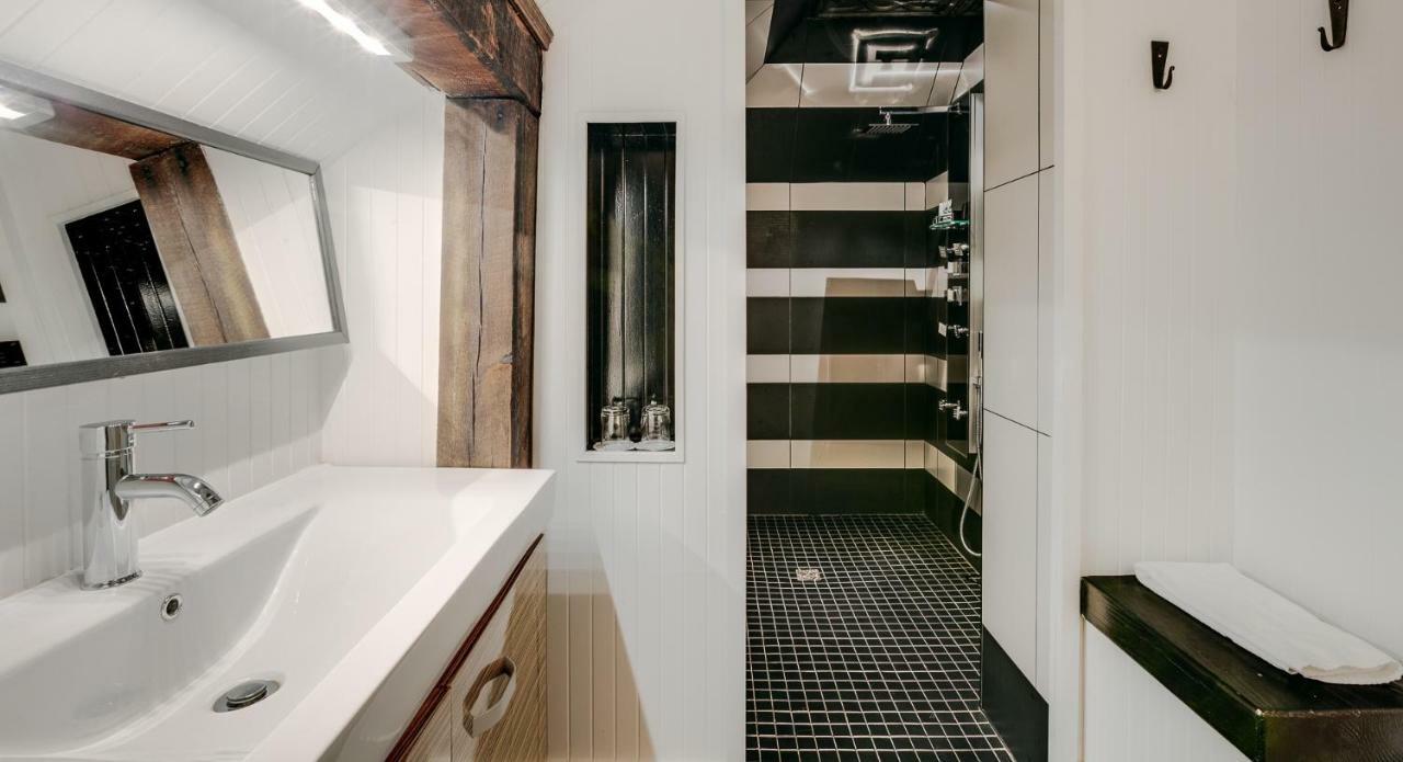Auberge Nuits De St-Georges Бромон Екстериор снимка
